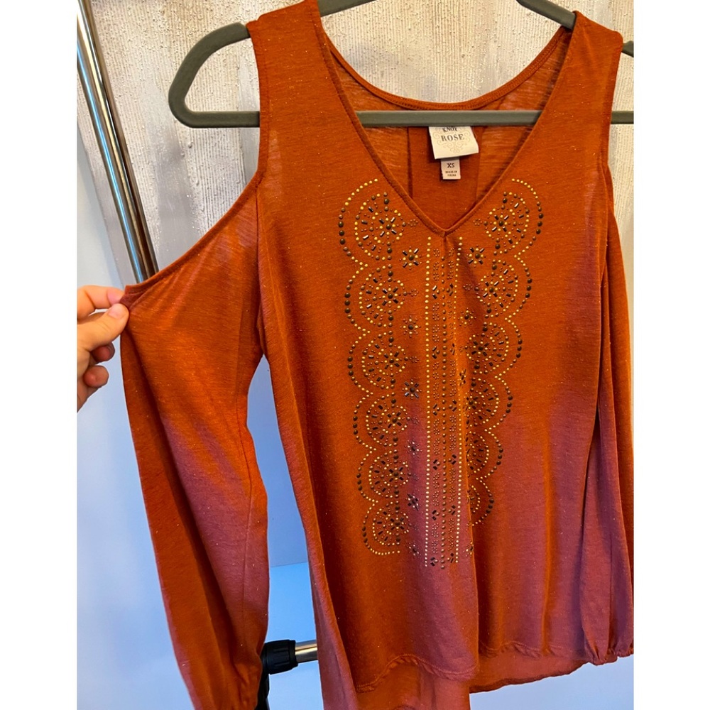 Knox Rose Embellished Top Longsleeves w/shoulder area missing